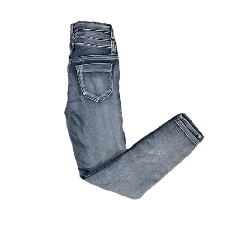⭐️ Mudd Girls Three Button high rise, Denim Jeggings stretch 8. 5/$25